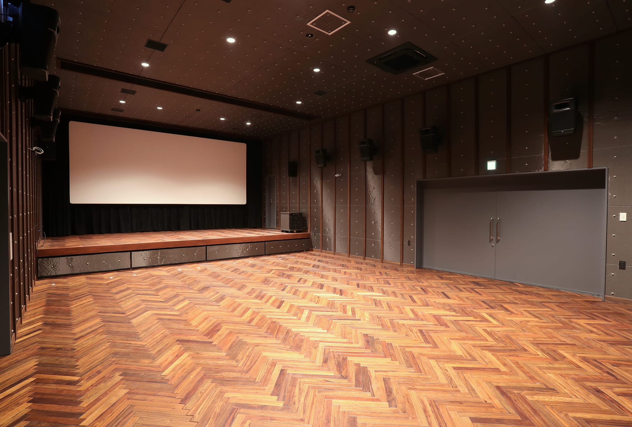 アジアンウォールナットの施工写真