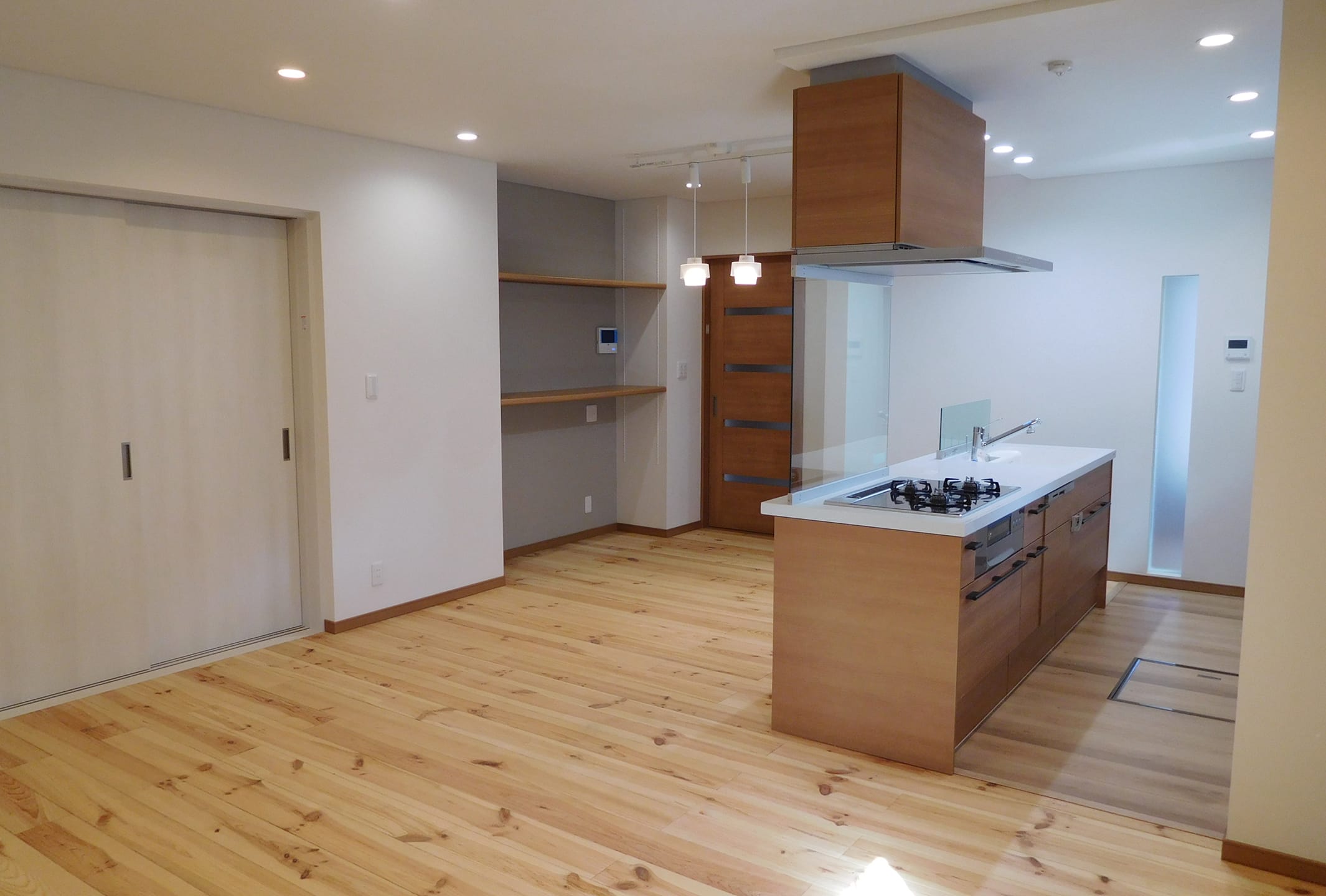 ボルドーパインの施工写真